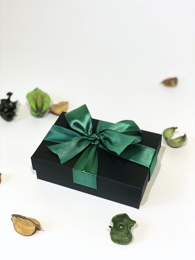 Small gift box with green ribbon (11.5x7cm) - Gift boxes -  -  gifts and ideas for holidays and everyday