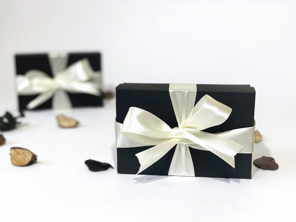 Small gift box with cream ribbon (11.5x7cm) - Gift boxes -  -  gifts and ideas for holidays and everyday